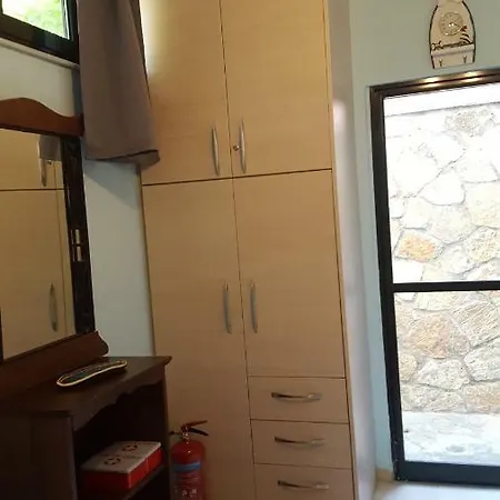 Jerry's Villa Apolpaina